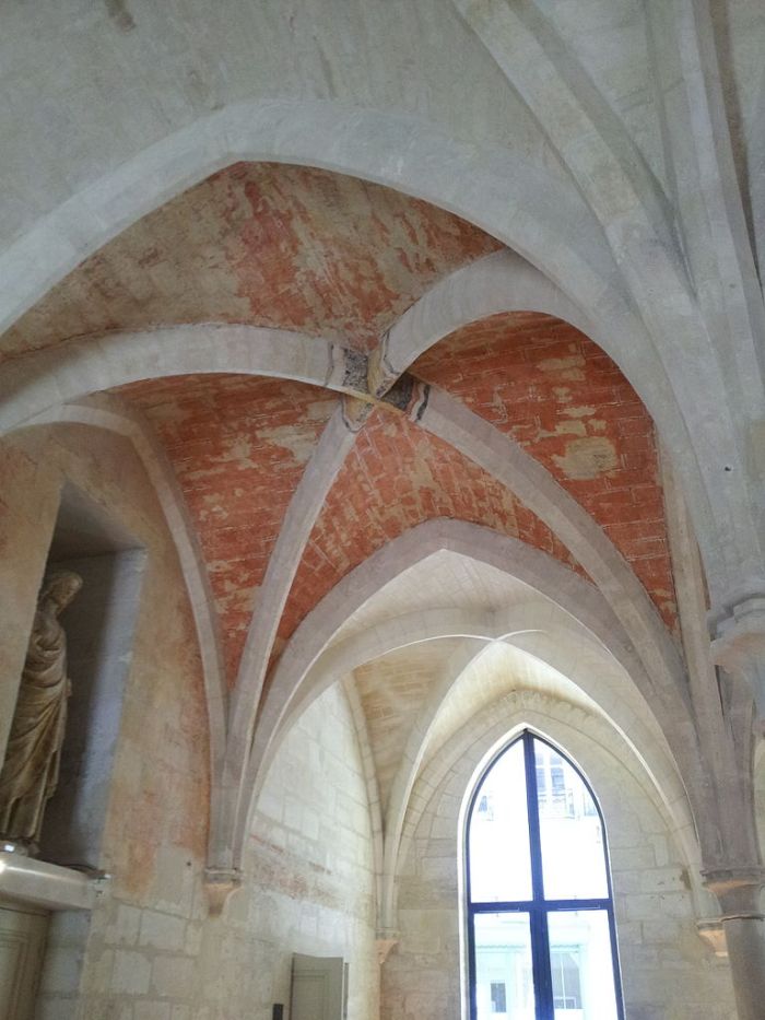 768px-Collège_des_Bernardins,_détail